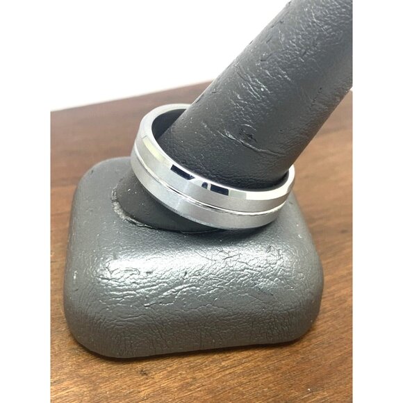Men's Wedding Band Silver Tungsten Stainless Steel 8mm Ring Size 13.5 - Picture 8 of 14